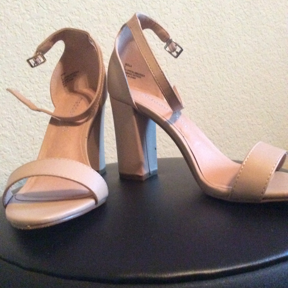 Beella blush heels